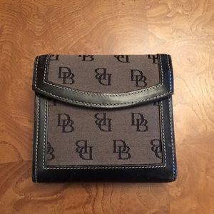 Dooney & Bourke wallet